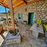 Manolis House Holiday home *