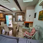 Manolis House Holiday home