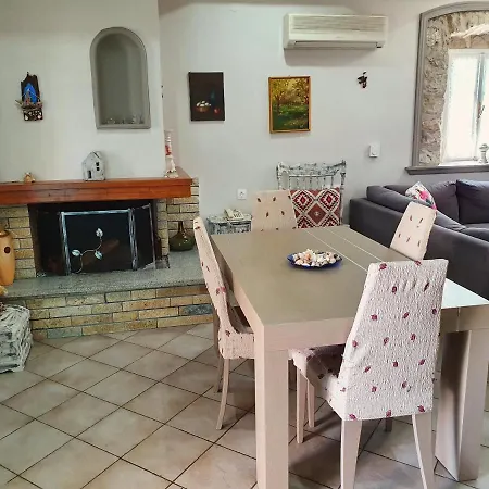 Manolis House * Katouna