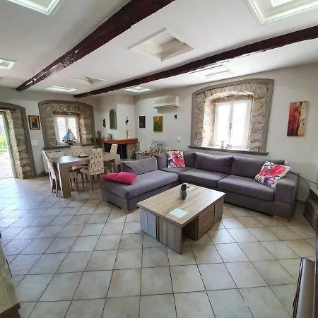 Manolis House * Katouna